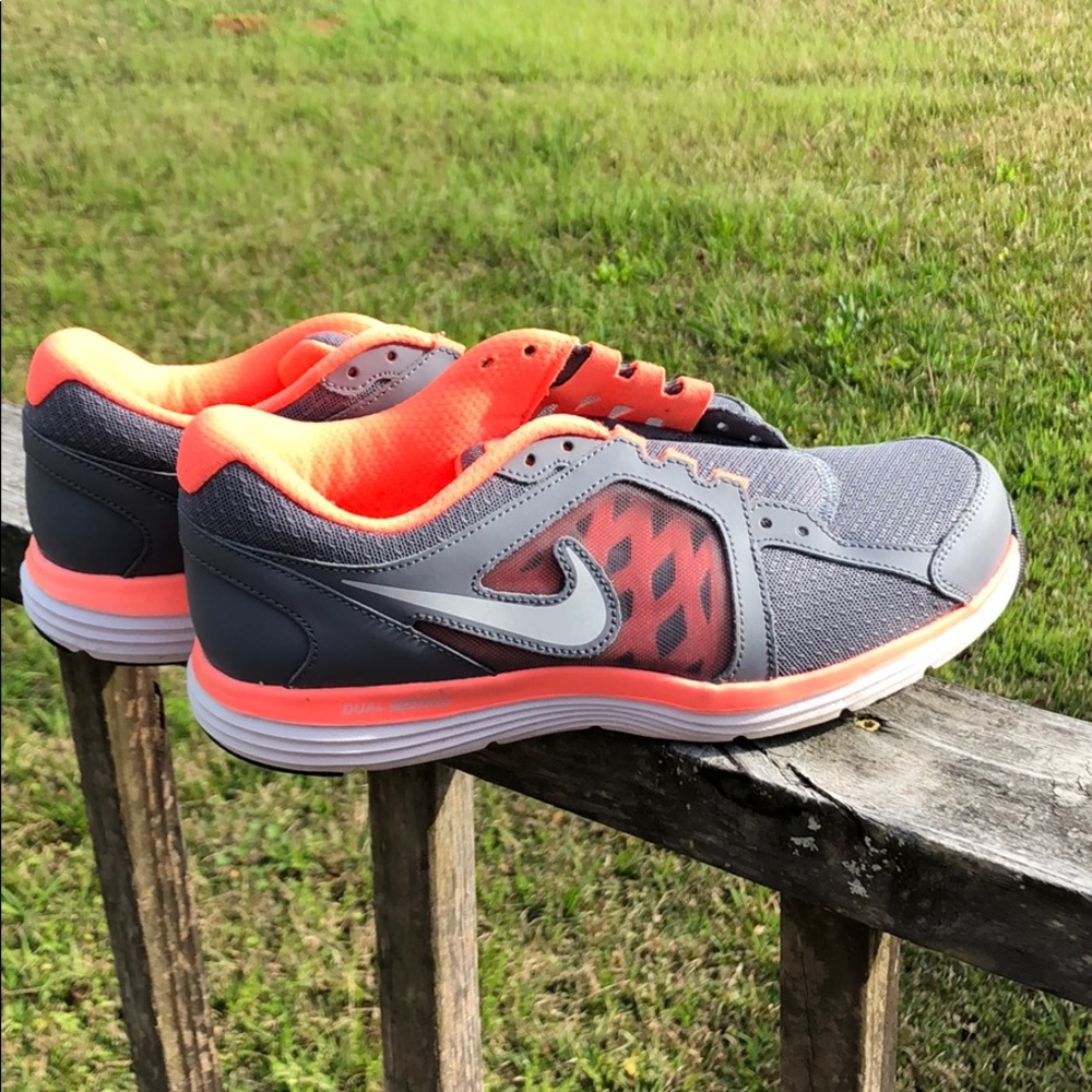 Brand new women’s Nike Dual Fusion ST3